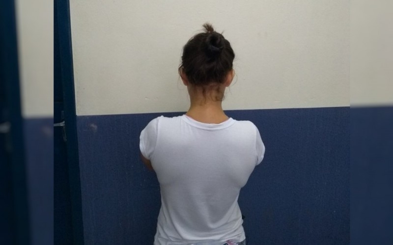 Imagem Ilustrando a Notícia: Menor é detida ao tentar entrar em presídio com drogas escondidas