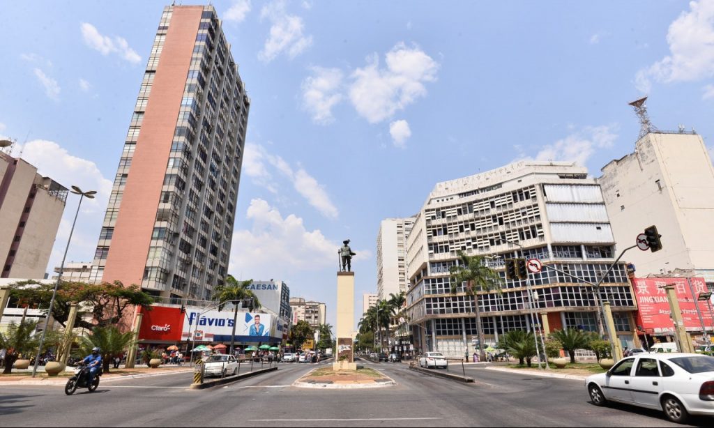 Imagem Ilustrando a Notícia: Trânsito no Centro de Goiânia será alterado para montagem de palanques