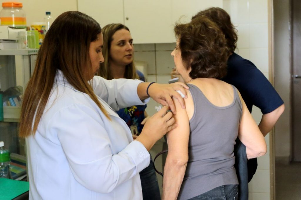 Imagem Ilustrando a Notícia: Gripe já matou 99 pessoas no Brasil; vacinação segue até 31 de maio