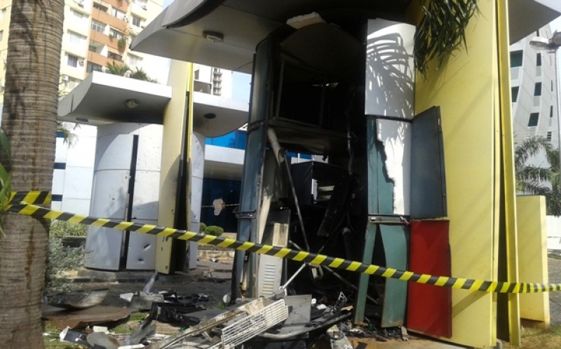 Imagem Ilustrando a Notícia: Explosão de Banco: Secretaria afirma que ataque na Praça Tamandaré foi ‘atípico’