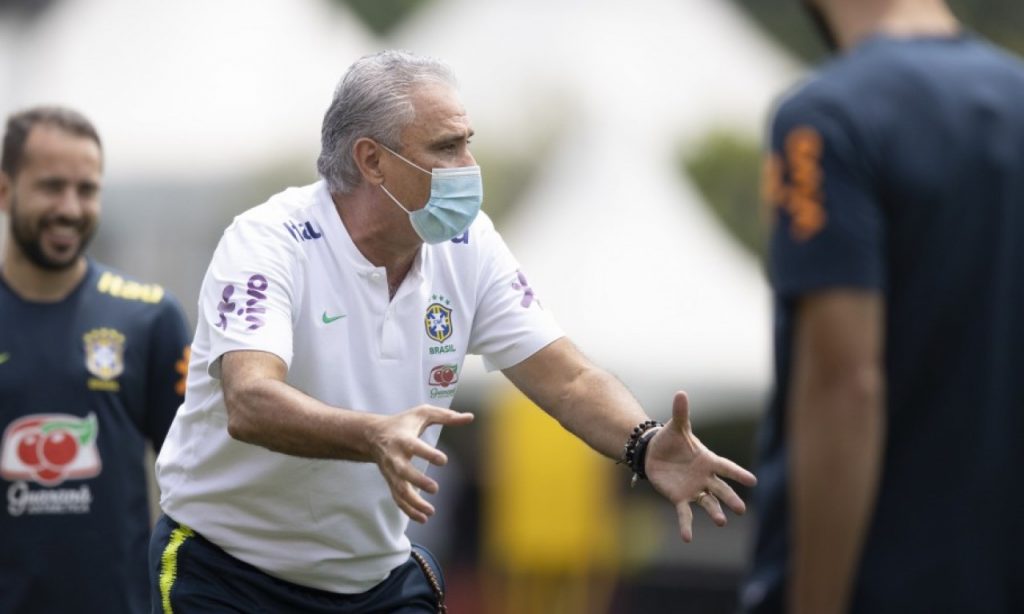 Imagem Ilustrando a Notícia: Seleção Brasileira faz último treino antes de viagem para o Uruguai