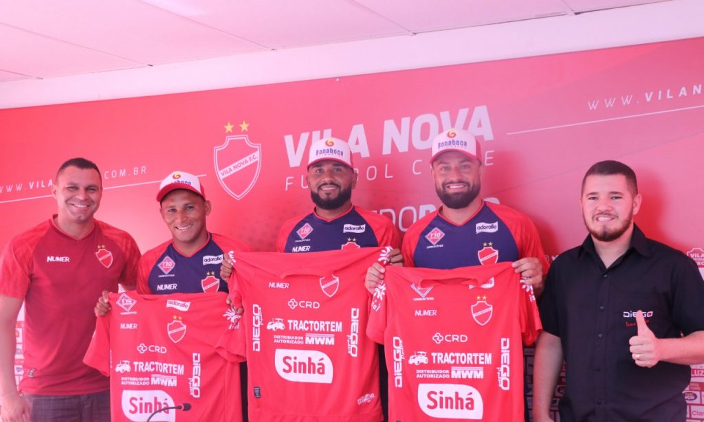 Imagem Ilustrando a Notícia: Vila Nova apresenta trio experiente para o restante da temporada