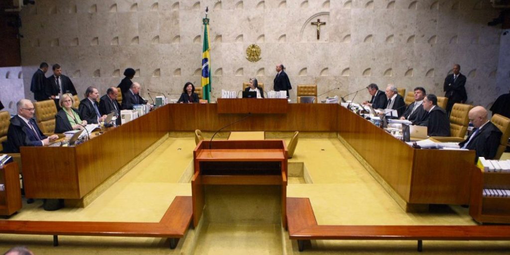 Imagem Ilustrando a Notícia: Lava Jato defende no STF acordo entre MPF e Petrobras