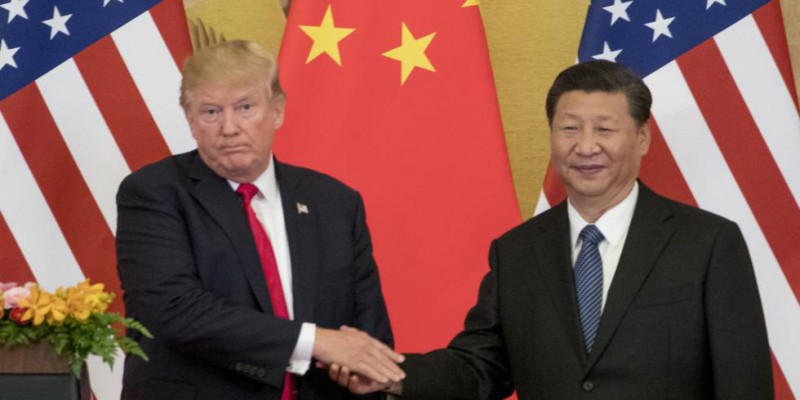 Imagem Ilustrando a Notícia: China anuncia como responderá aos EUA após Trump impor taxas