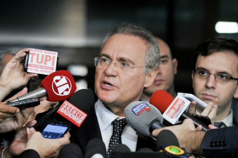 Imagem Ilustrando a Notícia: Renan e Jucá negam acordo para livrá-los de possível prisão