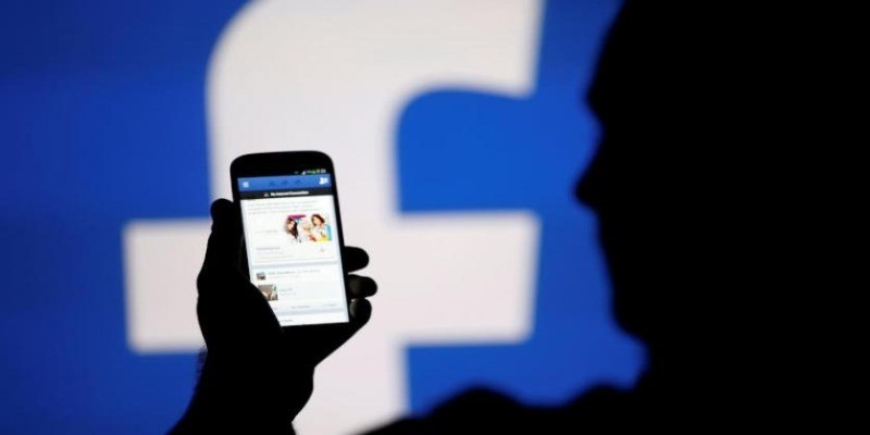 Imagem Ilustrando a Notícia: Pesquisa aponta que Facebook perde usuários para YouTube nos EUA