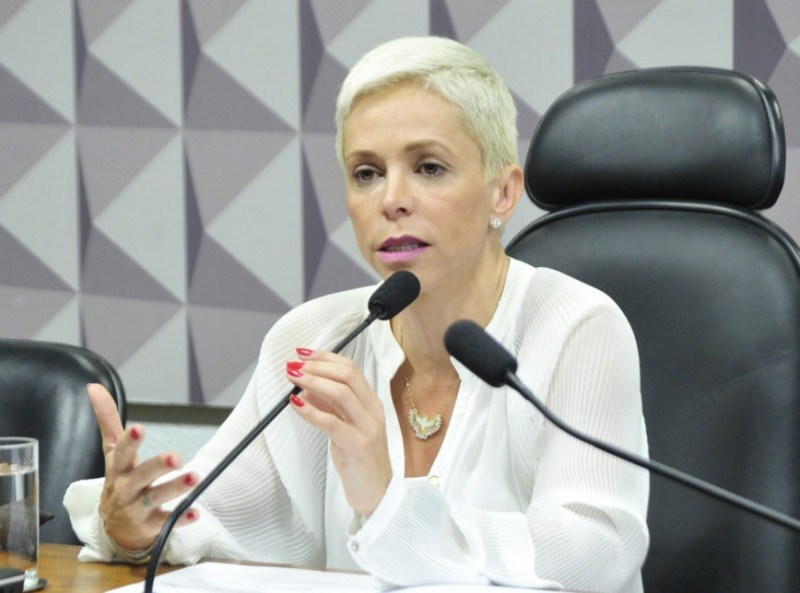 Imagem Ilustrando a Notícia: AGU recorre ao TRF-2 para garantir posse de Cristiane Brasil como ministra