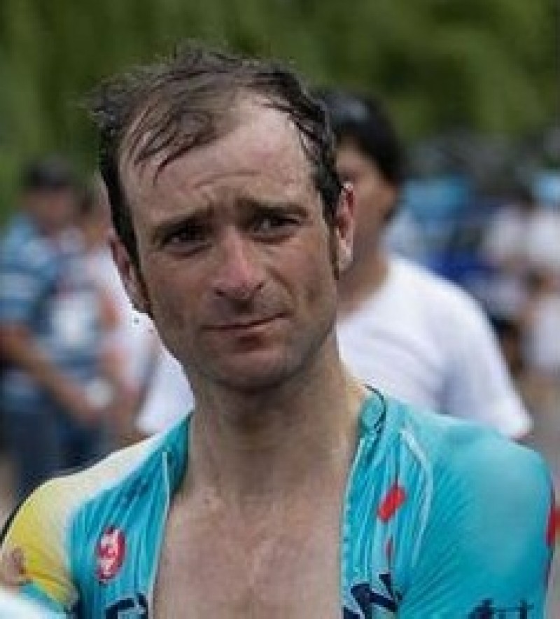 Imagem Ilustrando a Notícia: Morre aos 37 anos, ciclista Michele Scarponi, vencedor da Volta da Itália 2011