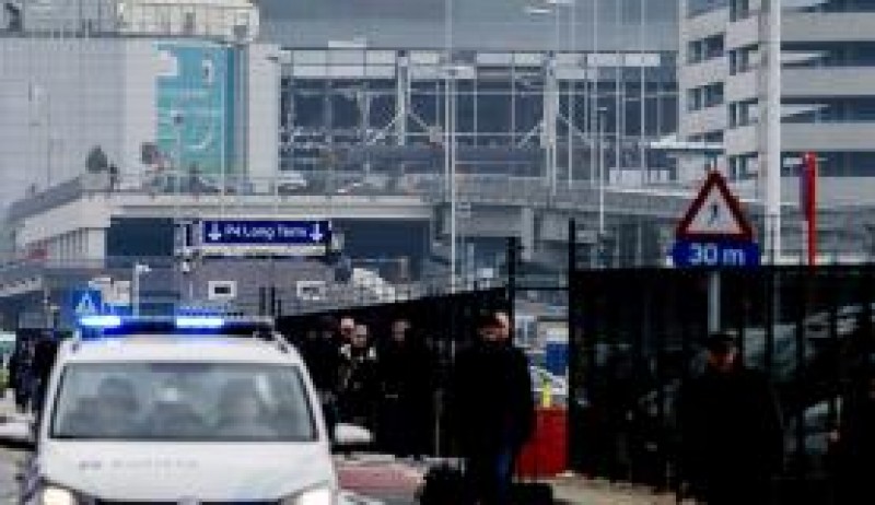 Imagem Ilustrando a Notícia: Aeroporto de Bruxelas deve reabrir apenas na terça-feira
