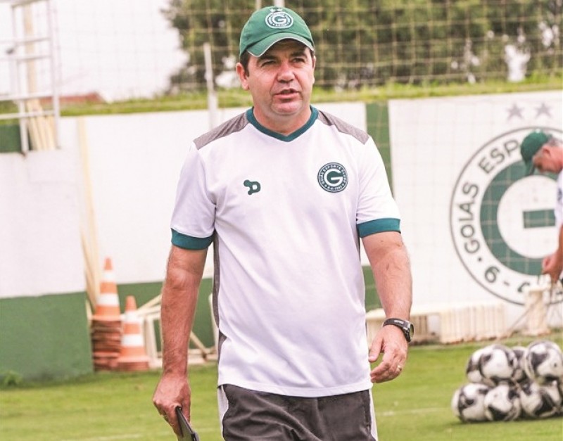 Imagem Ilustrando a Notícia: Enderson pede time do Goiás  equilibrado emocionalmente
