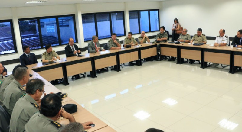 Imagem Ilustrando a Notícia: SSP reúne-se com a PM e com delegados