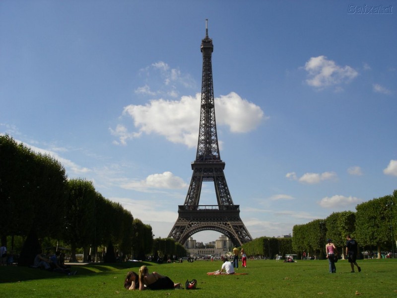Imagem Ilustrando a Notícia: Torre Eiffel é fechada por greve de trabalhadores
