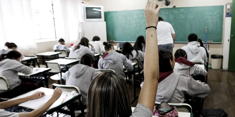 Imagem Ilustrando a Notícia: Estudantes de escola pública terão gratuidade automática no Enem