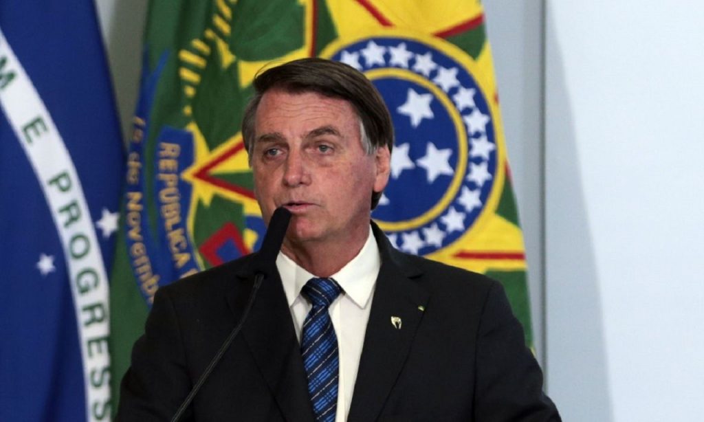 Imagem Ilustrando a Notícia: Bolsonaro participa da abertura de fórum econômico com países árabes