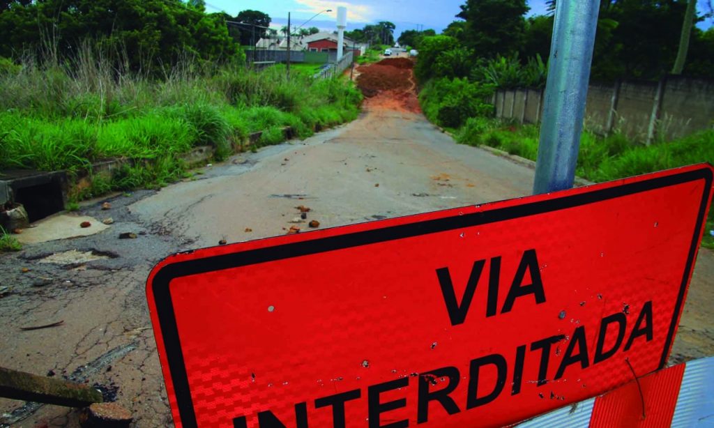 Imagem Ilustrando a Notícia: Bloqueio de pontes causa transtornos à moradores de Aparecida de Goiânia