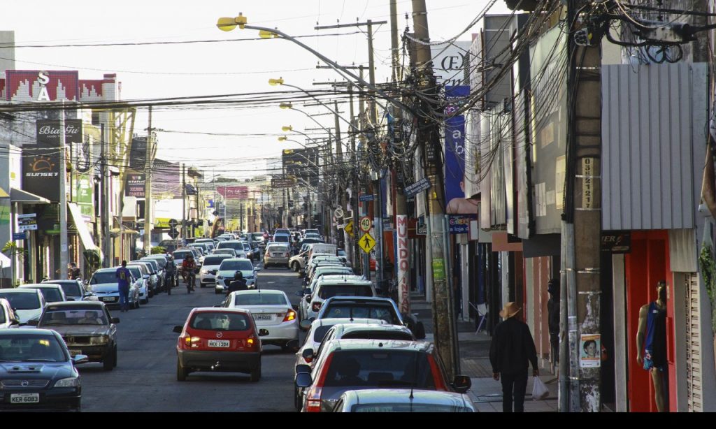 Imagem Ilustrando a Notícia: Alto custo da Região da 44 faz lojistas retornarem para Bernardo Sayão