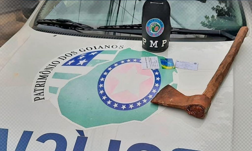Imagem Ilustrando a Notícia: PM prende suspeito de agredir companheira com machado, em Goiânia