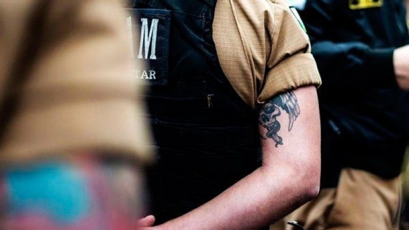 Imagem Ilustrando a Notícia: MPF questiona na Justiça concursos da Marinha que fazem restrição a tatuagem