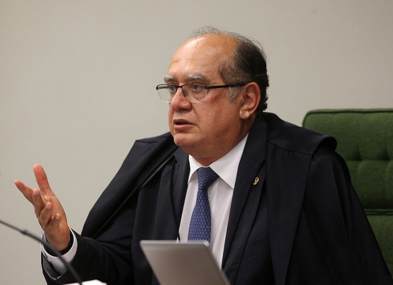 Imagem Ilustrando a Notícia: Gilmar Mendes não segue relator e vota para devolver denúncia sobre Temer à PGR