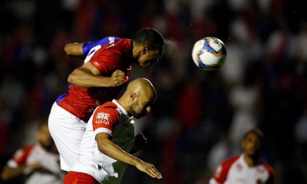 Imagem Ilustrando a Notícia: Vila Nova arranca empate e soma um ponto em Curitiba