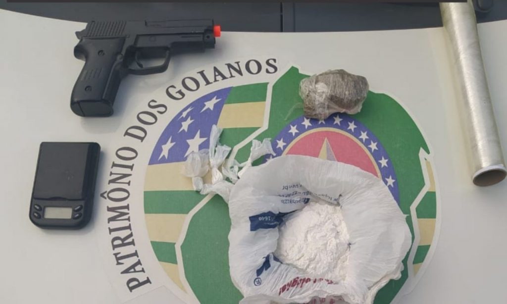 Imagem Ilustrando a Notícia: PM prende suspeito de tráfico de drogas em Anápolis