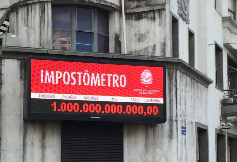Imagem Ilustrando a Notícia: Impostômetro ultrapassa 2 trilhões