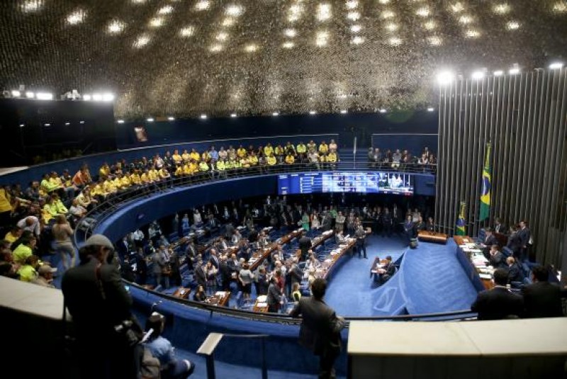 Imagem Ilustrando a Notícia: Futuro do mandato de Aécio Neves e CPI da JBS vão movimentar Senado nesta semana