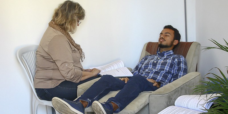 Imagem Ilustrando a Notícia: Hipnose clínica garante resultados eficazes em pouco tempo