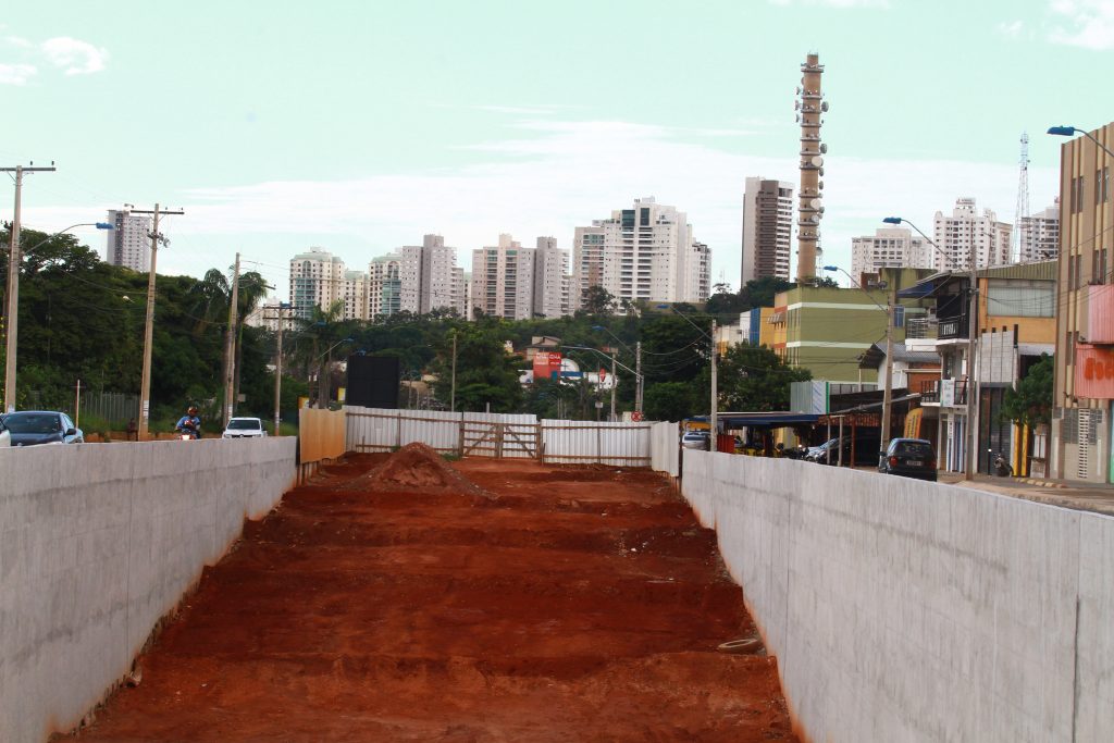 Imagem Ilustrando a Notícia: Obra de construção da trincheira na Av. São Paulo está parada