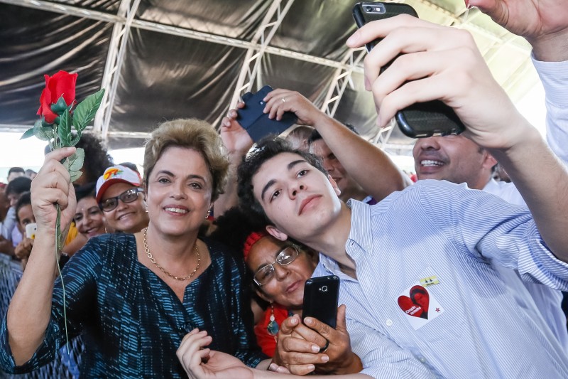 Imagem Ilustrando a Notícia: Dilma diz que impeachment é por gastos com os mais pobres