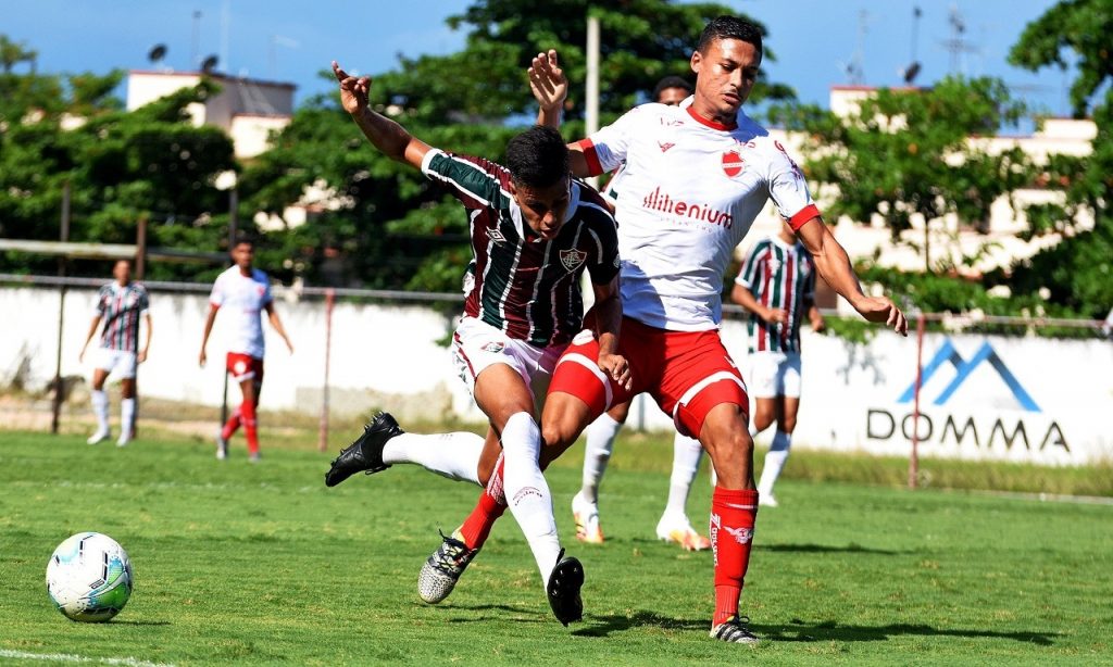 Imagem Ilustrando a Notícia: Vila Nova leva virada e começa semifinal em desvantagem