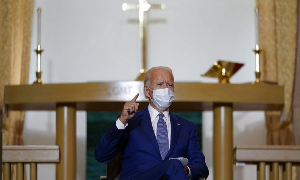 Imagem Ilustrando a Notícia: EUA: Joe Biden participa de missa antes da posse como presidente