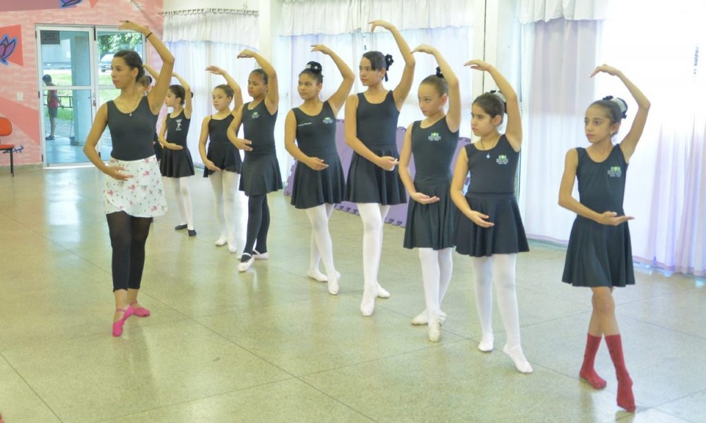 Imagem Ilustrando a Notícia: Escola Municipal de Artes em Aparecida oferece 250 vagas para cursos online