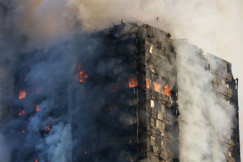Imagem Ilustrando a Notícia: Pelo menos 30 pessoas morreram no incêndio do prédio em Londres