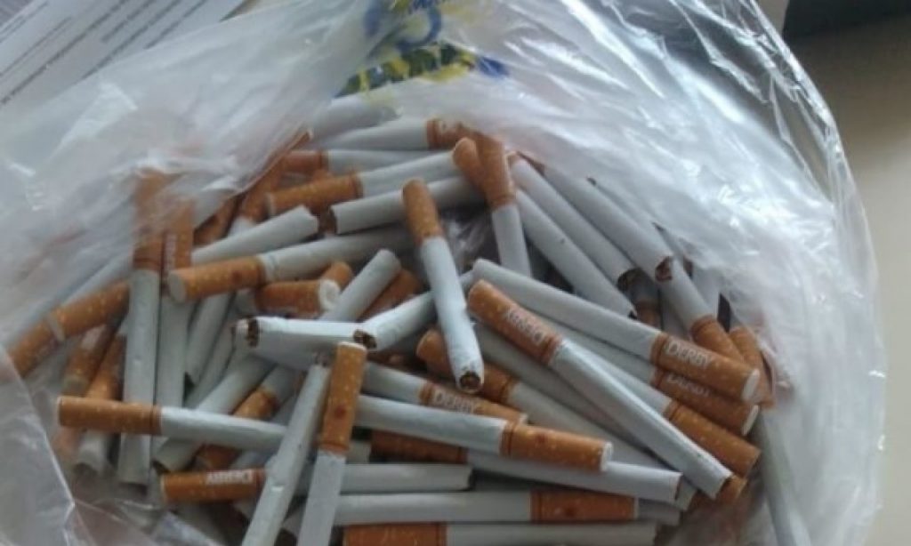 Imagem Ilustrando a Notícia: Idosa de 59 anos é flagrada com cigarros recheados de drogas em presídio de Aparecida