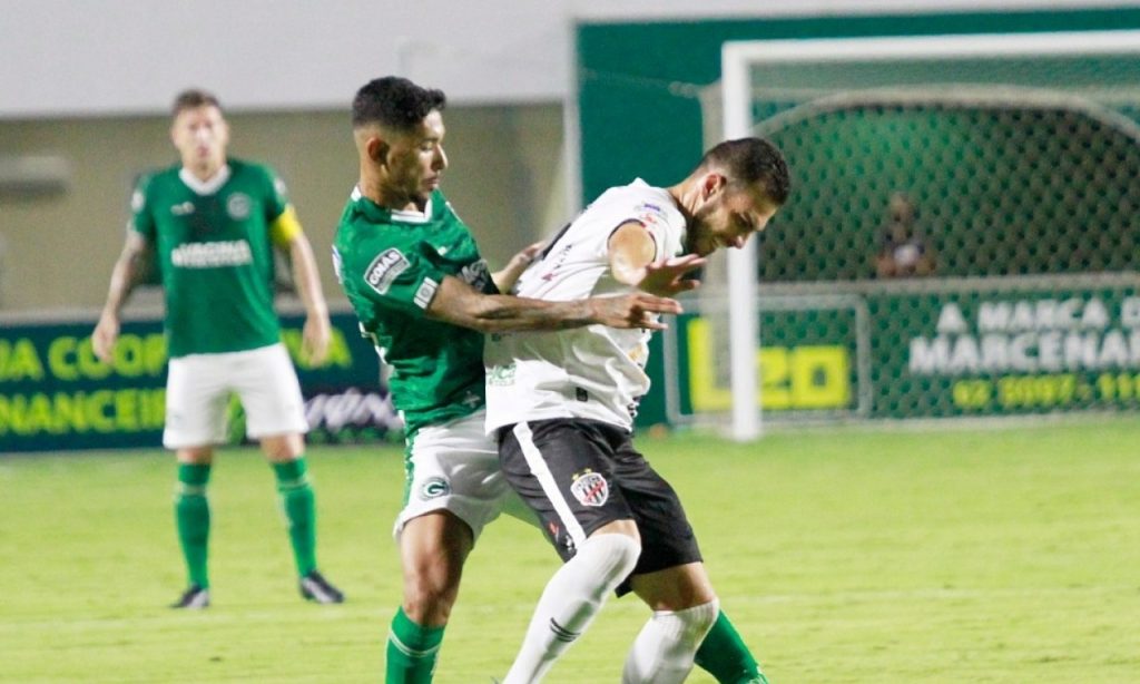 Imagem Ilustrando a Notícia: Jaraguá marca duas vezes no primeiro tempo e vence o Goiás na Serrinha