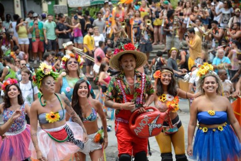 Imagem Ilustrando a Notícia: Turistas devem movimentar R$ 11 bilhões durante carnaval