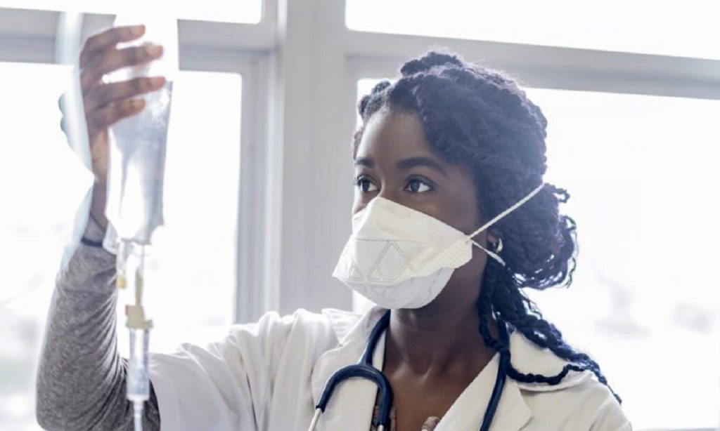 Imagem Ilustrando a Notícia: Profissionais de saúde negras relatam assédio moral durante pandemia