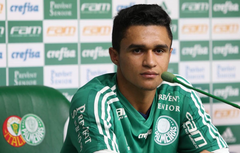 Imagem Ilustrando a Notícia: Erik garante desejo de permanecer no Palmeiras