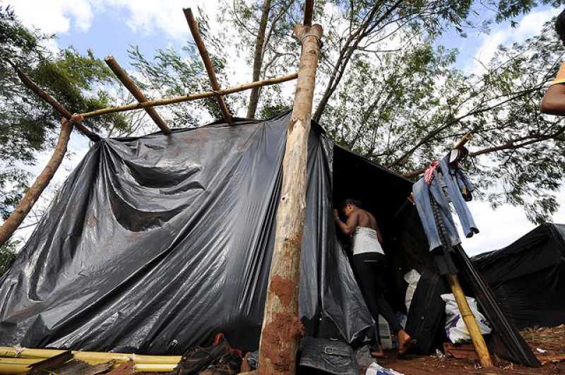 Imagem Ilustrando a Notícia: PM cumpre reintegração de posse na Fazenda Santo Antônio, em Aparecida