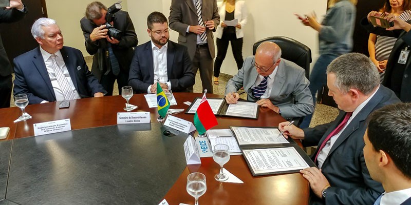 Imagem Ilustrando a Notícia: Embaixada de Belarus faz acordo de investimentos em Goiás