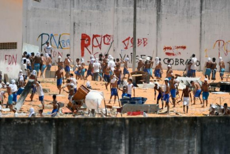 Imagem Ilustrando a Notícia: Presos voltam a entrar em confronto em Alcaçuz, no Rio Grande do Norte
