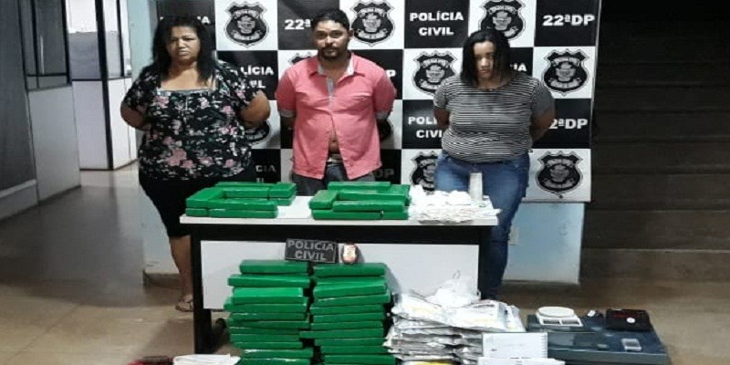 Imagem Ilustrando a Notícia: Família é presa com mais de 100 kg de maconha no Parque Tremendão