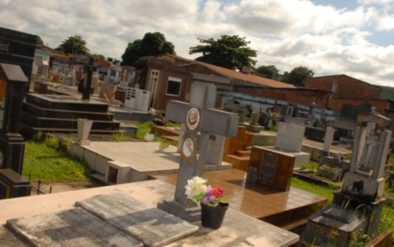 Imagem Ilustrando a Notícia: Ação faz pente-fino nos cemitérios de Goiânia