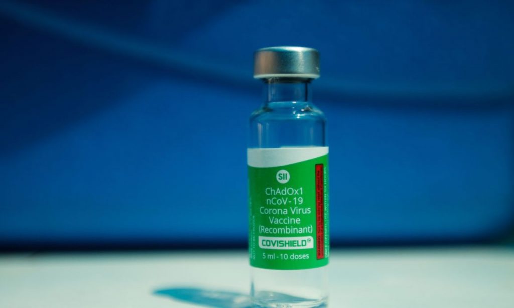 Imagem Ilustrando a Notícia: Universidade de Oxford testará vacina contra covid-19 em crianças