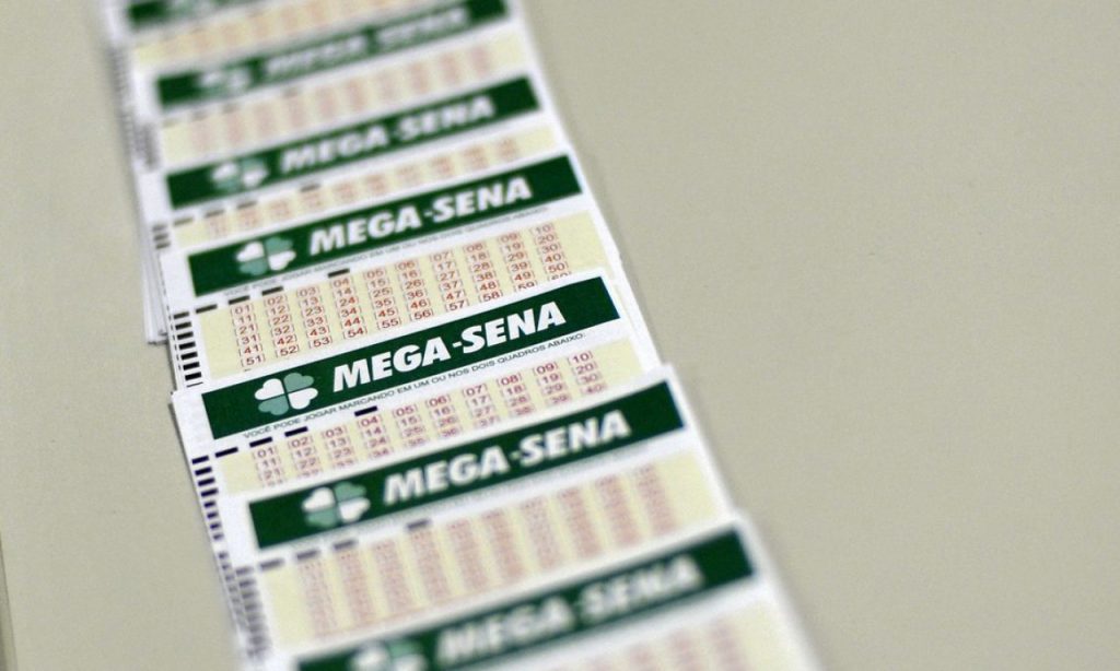 Imagem Ilustrando a Notícia: Mega-Sena acumula e prêmio estimado vai a R$ 40 milhões