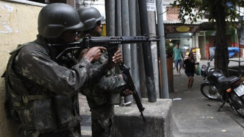 Imagem Ilustrando a Notícia: Equipe de interventor militar no Rio poderá ser composta também por civis