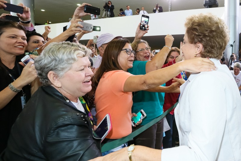 Imagem Ilustrando a Notícia: Dilma culpa Temer e Cunha por “golpe”
