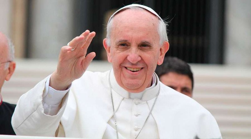 Imagem Ilustrando a Notícia: Papa Francisco apela por desarmamento nuclear