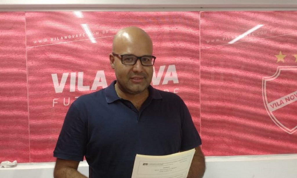 Imagem Ilustrando a Notícia: Lélio Junior retira candidatura e afirma que “a lei foi rasgada” no Vila Nova